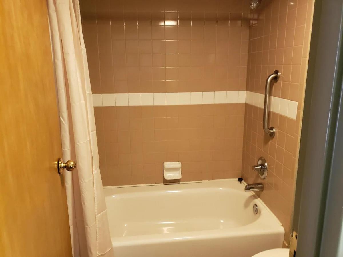 Hot Springs Village Inn Екстер'єр фото