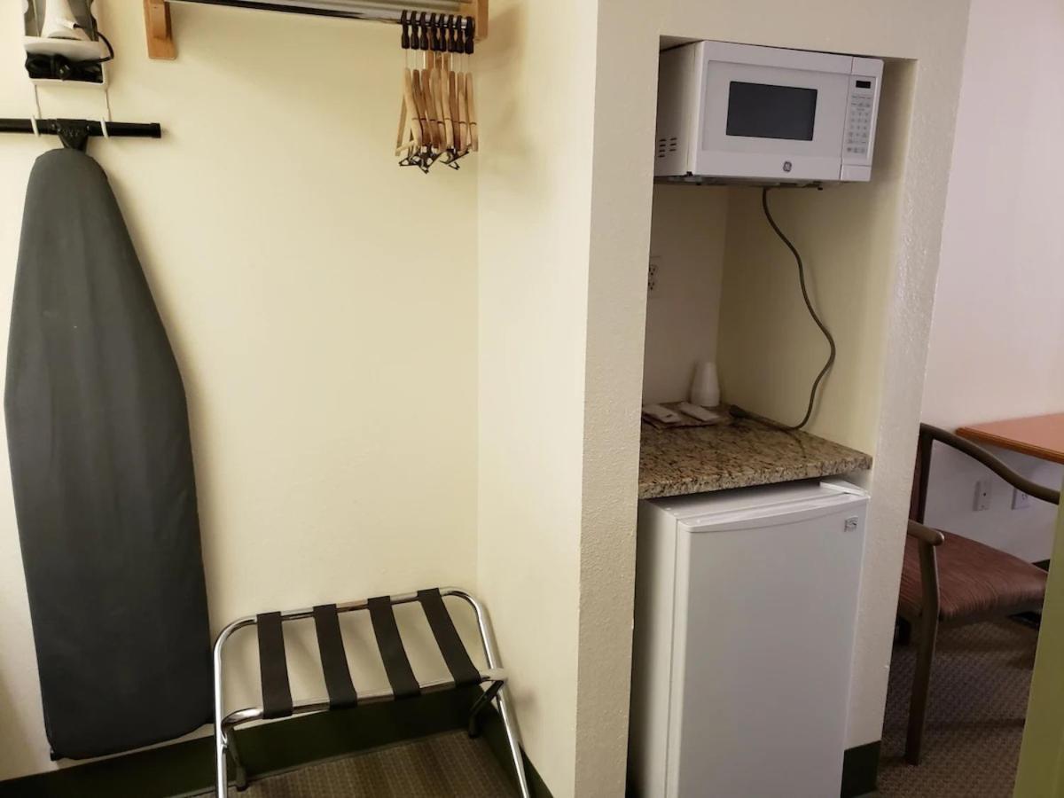 Hot Springs Village Inn Екстер'єр фото
