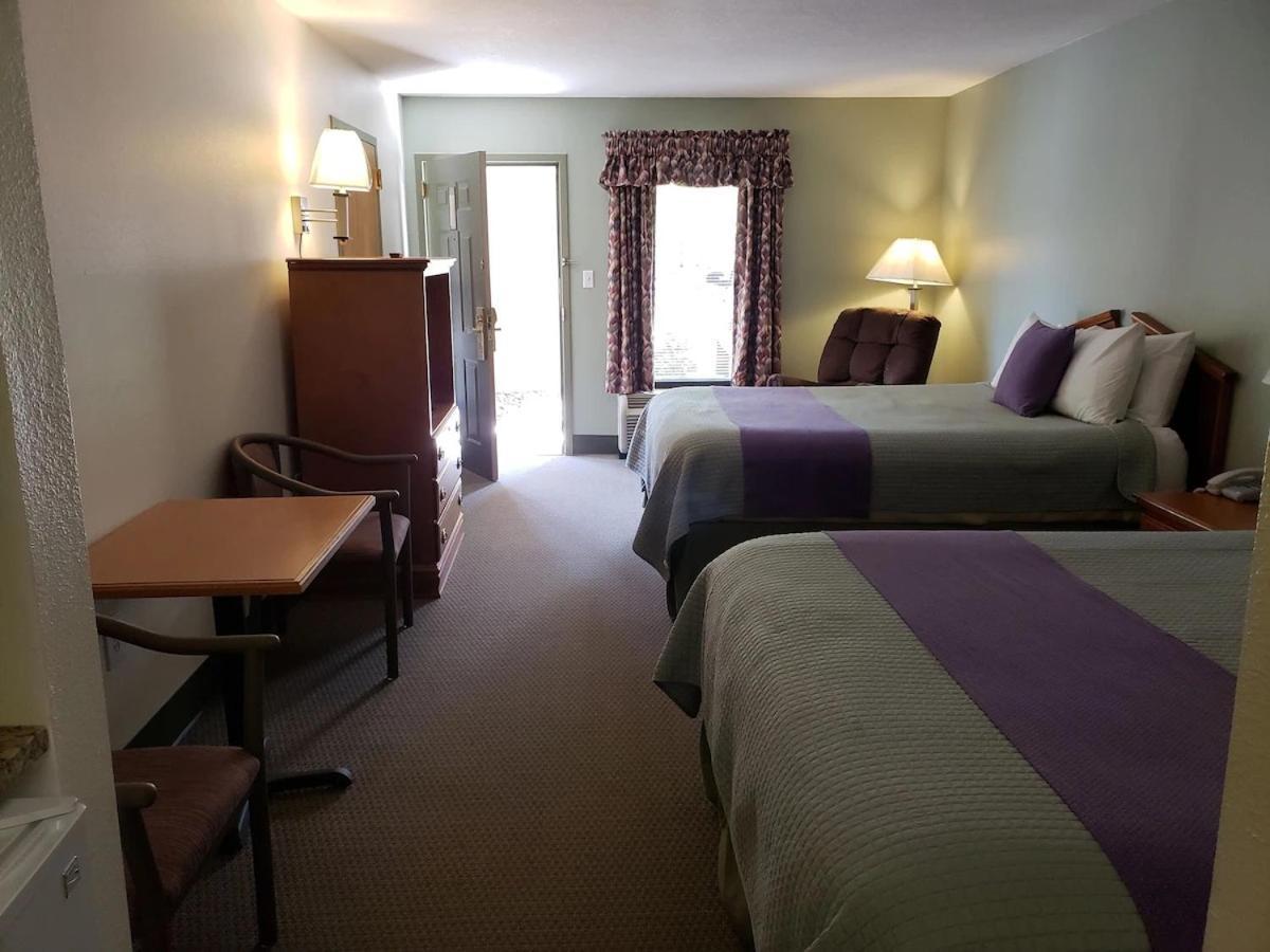 Hot Springs Village Inn Екстер'єр фото