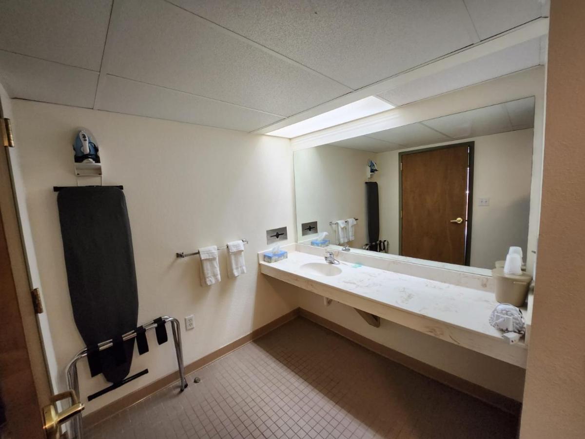 Hot Springs Village Inn Екстер'єр фото